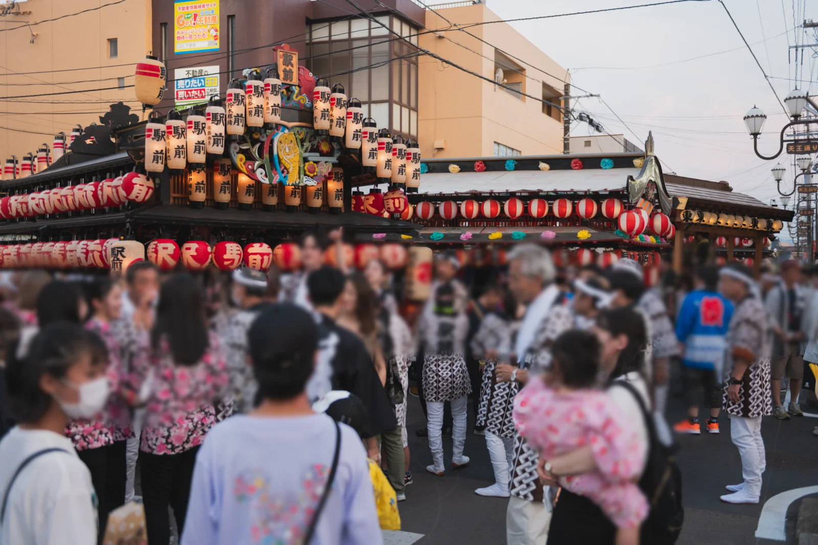 夕方、山車が天王通りに集まり始めた長岡天王祭の様子